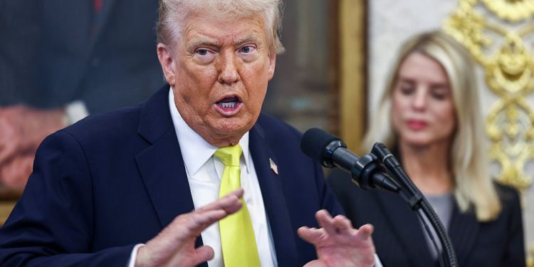 Trump sugiere que ataques militares en Venezuela podrían ocurrir pronto