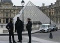 Francia realiza arrestos por robo de joyas del Louvre – POLITICO