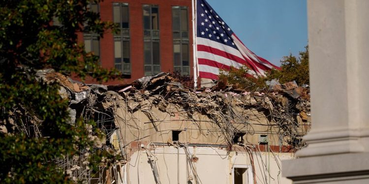 Al personal de la Casa Blanca no le importa nada la demolición del ala este