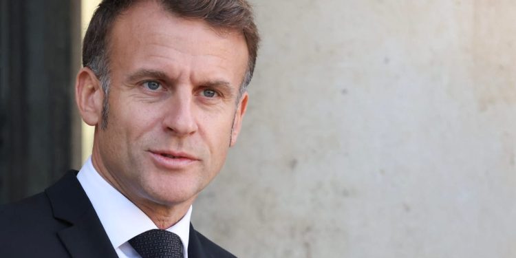 El índice de aprobación de Macron cae a un mínimo histórico – POLITICO