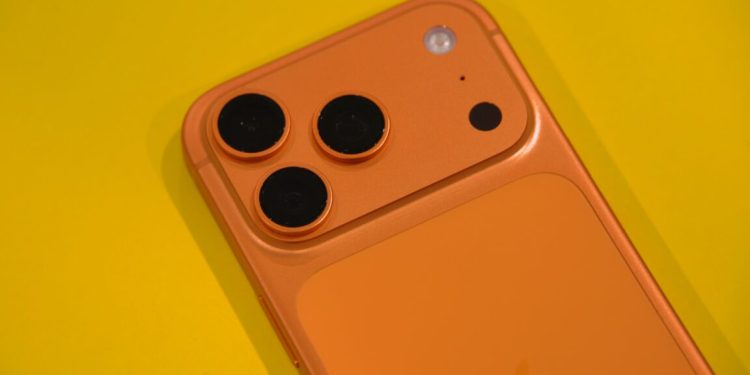 Revisión de Apple iPhone 17 Pro: Ven a la cámara, quédate por la batería