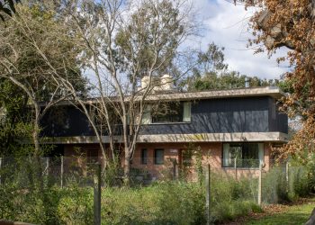 Casas Hermanas / Simón Albina