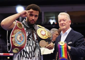 Actualización de Shock Moses Itauma entregada por Frank Warren antes del evento de diciembre