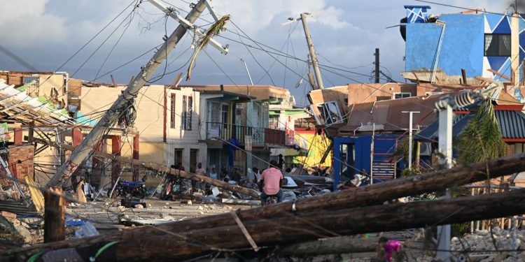 Actualizaciones en vivo del huracán Melissa: al menos 34 muertos mientras la tormenta 'catastrófica' continúa causando estragos en las Bahamas