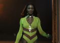 Jodie Turner-Smith camina por la pasarela y encarna el afrofuturismo en Vogue World 2025: Hollywood