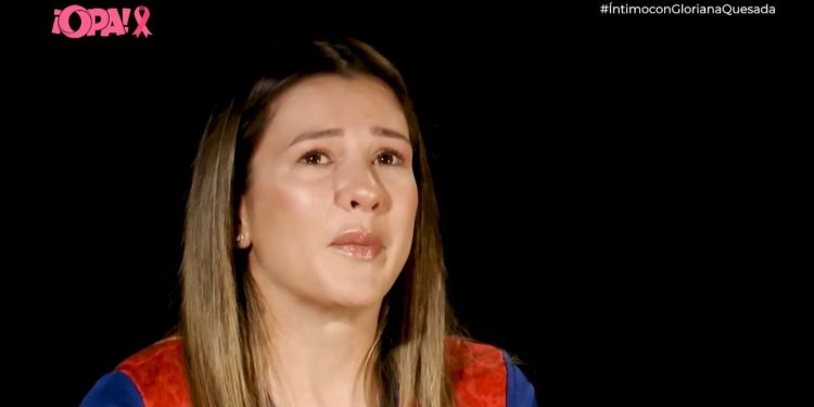 Deportista que ganó oro para Costa Rica rompe en llanto al contar que su hijo la rechaza: vea el duro momento