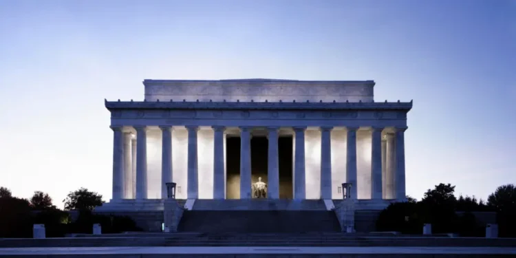 Mirando el impacto del hotel