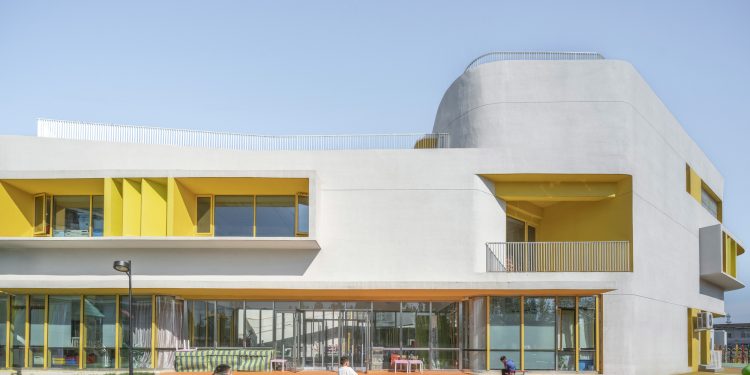 Beijing Gaoliing Kindergarten / Mat Office