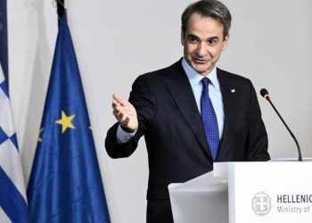 El país mediterráneo que mantiene una semana laboral de seis días plantea ahora jornadas de 13 horas: “Disposición excepcional”