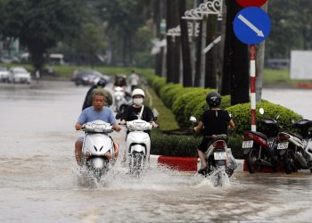 Cerca de 10 fallecidos en Vietnam por el tifón Matmo
