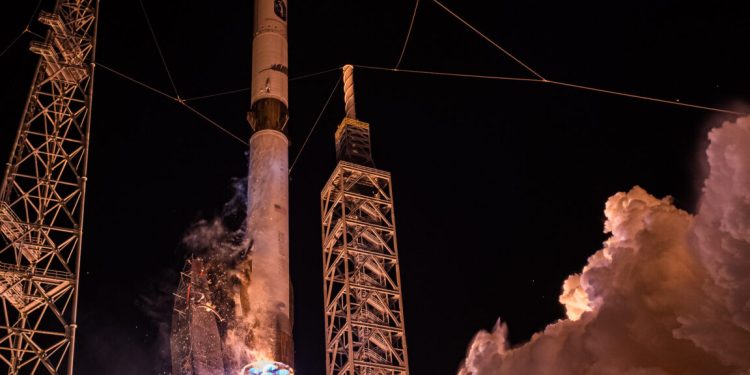 Blue Origin tiene como objetivo aterrizar el próximo nuevo Booster de Glenn, luego reutilizarlo para la misión de la luna