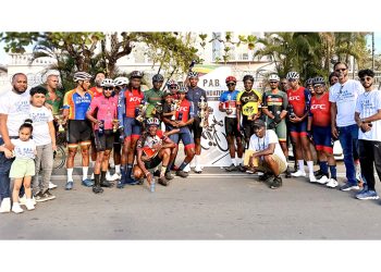 Actuaciones sólidas y espíritu comunitario destacan la carrera ciclista conmemorativa 'PAB' 2025