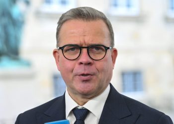 La UE debe ser el poder de defensa, no solo un bloque comercial, dice el primer ministro – Político