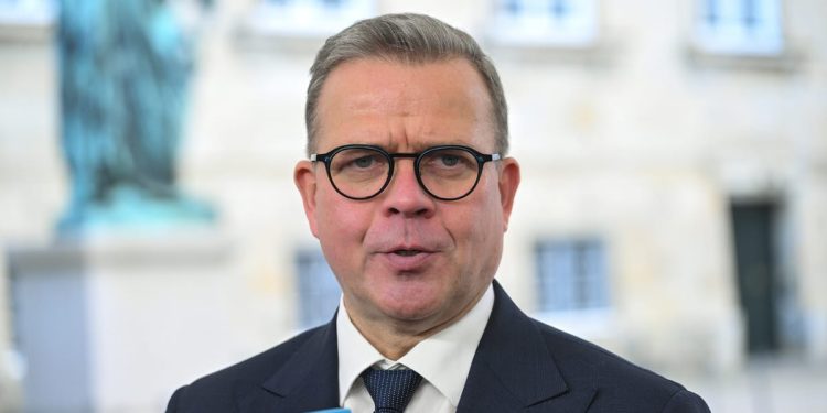 La UE debe ser el poder de defensa, no solo un bloque comercial, dice el primer ministro – Político