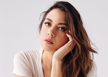 'Simplemente me gusta ella.' Ethan Coen y Aubrey Plaza siguen colaborando en 'Let's Love!'