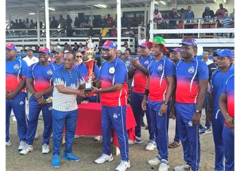 La tonelada de Benn lleva a GPF a la victoria contra el equipo visitante de la policía de Nueva York