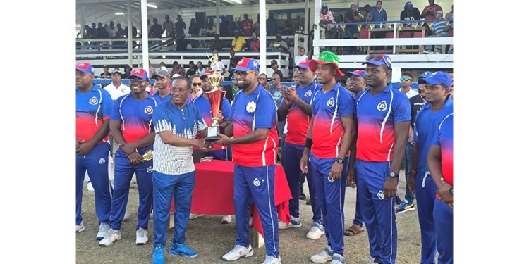 La tonelada de Benn lleva a GPF a la victoria contra el equipo visitante de la policía de Nueva York