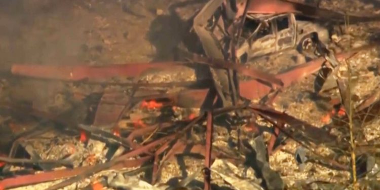 Actualizaciones en vivo de la explosión de una planta en Tennessee: 'Varias personas' muertas y al menos 12 desaparecidas después de que la explosión sacudiera a la comunidad