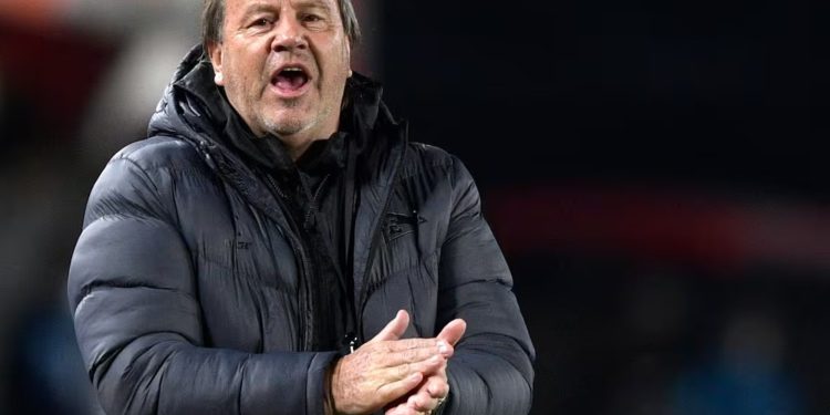 Zielinski explotó por el arbitraje: «¿Cuántas veces me van a cagar?» :: Olé