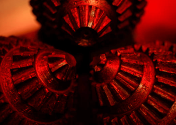 Sus herramientas de inteligencia artificial funcionan con gas fracturado y tierras arrasadas en Texas