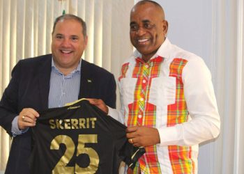 Montagliani realiza visita oficial a Dominica y se reúne con el primer ministro Skerrit