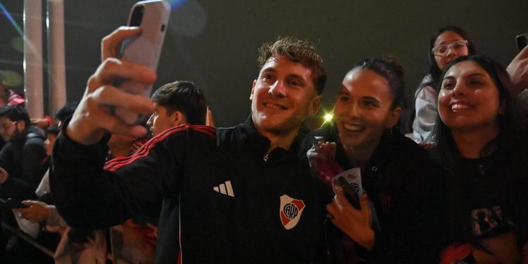 Río camina en la cornisa :: Olé