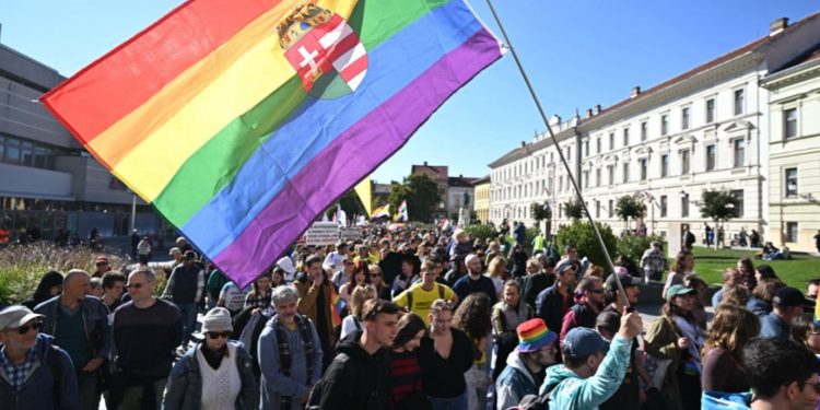 Millas se Movilizan en Hungría en Protesta por Prohibición de la Marcha Lgbtiq+