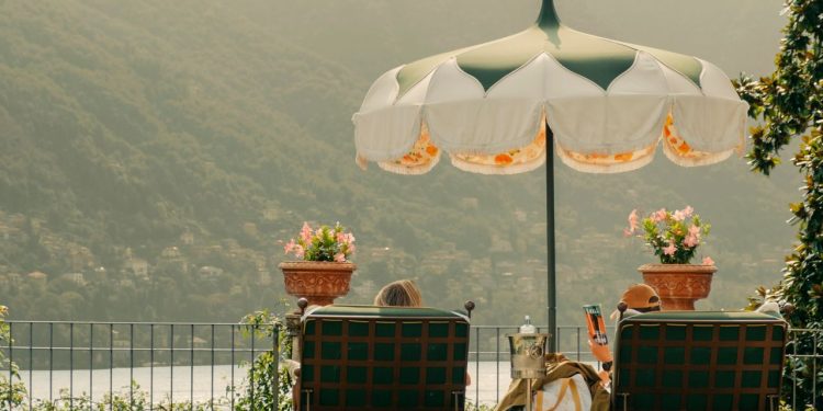 Desde el Caribe hasta el lago de Como, más hoteles están adoptando la temporada baja