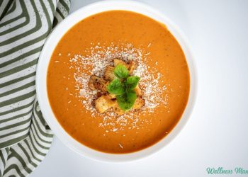 Sopa de albahaca de tomate simple (estufa o olla instantánea)