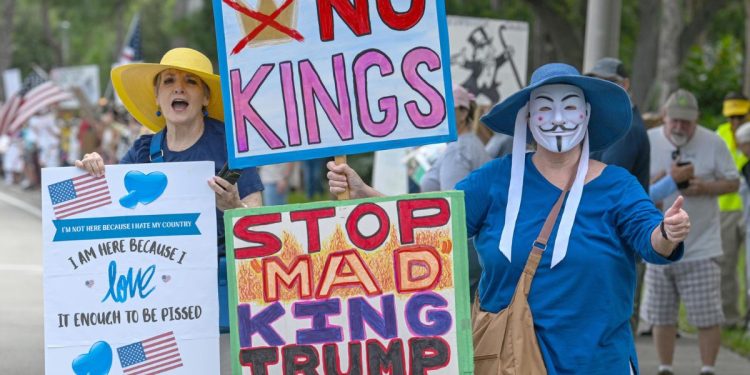 Protestas en Estados Unidos y Europa en contra de Trump con el lema No Kings