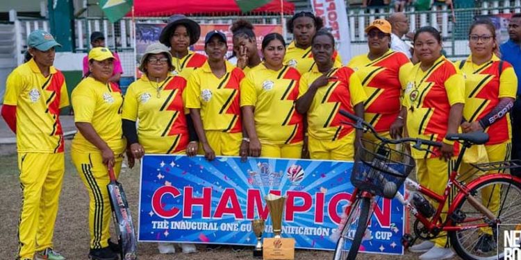 Las estrellas en ascenso capturan la categoría de mujeres en softbol inaugural de unificación