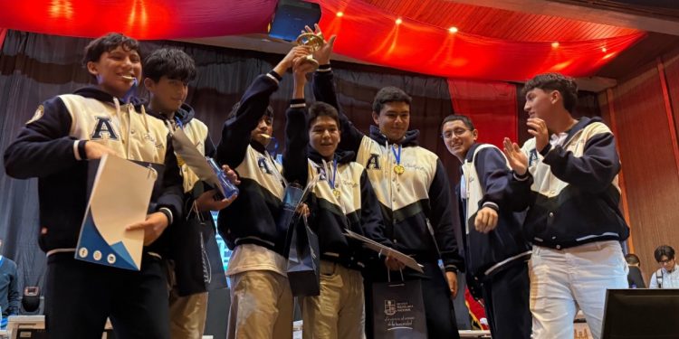 La Salle de Conocoto Gana el Reto Estelar de Astronomía en Quito