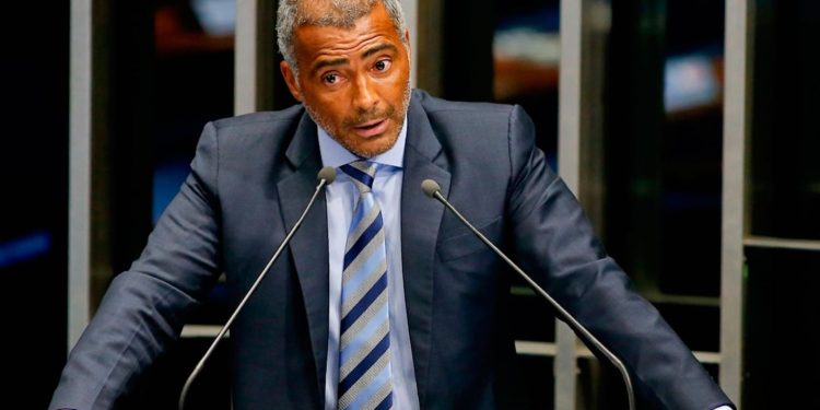 Rematarán Mansión, Lancha y Autos de Romario para Cub Cubrio Deuda de Más de $ 2 Millones