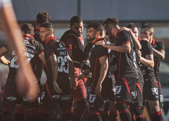 Video: El Tanto de Raúl Cáceres en la Derrota de Vitoria – Fútbol Internacional