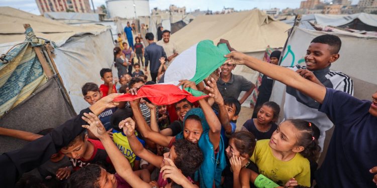 Israel y Hamás acuerdan un alto el fuego en Gaza y la liberación de los rehenes