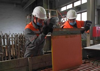 El cobre se recupera y los operadores ven los US$5,4 dólares por libra al alcance tras el repunte, según Bloomberg | cobre | metales | ECONOMÍA