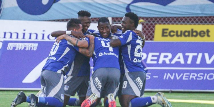 Primer Plantel de Emelec No Concentraría Para El Duelo Ante Deportivo Cuenca en Rechazo A Las Nueva Declaraciones del Presidente del Club Azul | Campeonato Nacional | Deportes