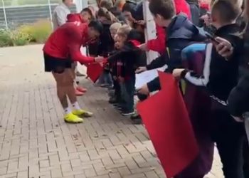 Video: furor por Equi Fernández y el Diablito Echeverri en el entrenamiento del Leverkusen :: Olé