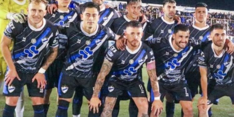 Midland y un humilde Empate en un duelo Clave por la Cima de la Primera B :: Olé