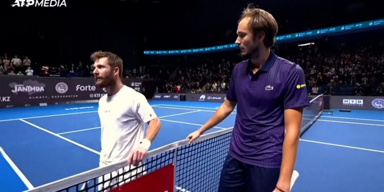 Medvedev rompe una sequía de 29 meses y consigue su primer título de la temporada