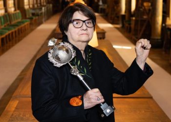 Françoise Huguier Prend L'Académie des Beaux-Arts à Rebousse-Poil