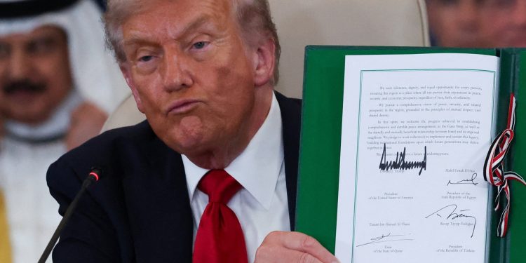 Trump amenaza con «entrar y matar» a Hamás en Gaza por enfrentamientos internos | Noticias de Donald Trump