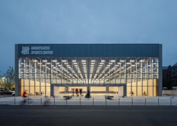 Centro deportivo comunitario Aranya North Shore / Atelier XÜK