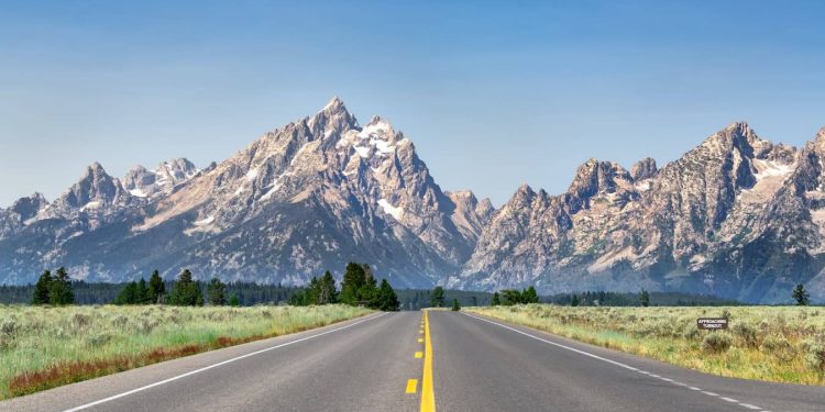 Cómo encontrar un alquiler de coches barato en 2025