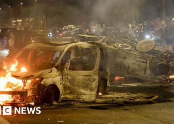 La policía dice que dos asesinos muertos en 'defensa propia'