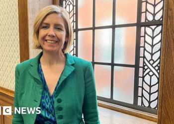 Dame Andrea Jenkyns de Reform considera eliminar las lecciones de inglés