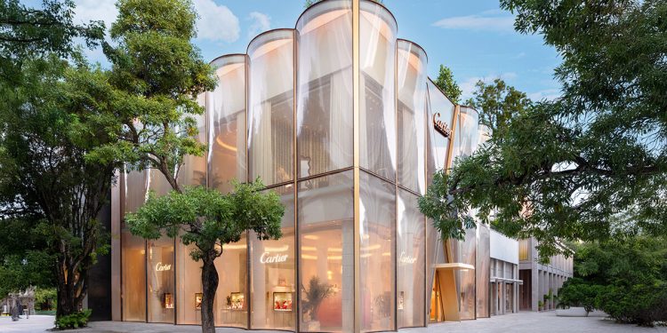 DS+R completa el buque insignia de Cartier Miami con una fachada de vidrio ondulada