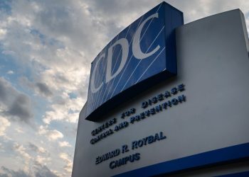 Los CDC 'no funcionan' después de que la administración Trump ordenara despidos masivos