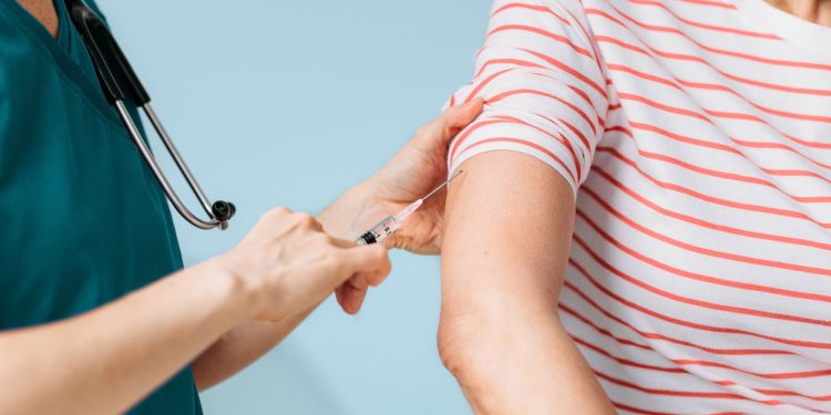 Cómo obtener una vacuna COVID 2025-2026 si la desea