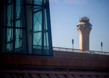 Los retrasos en los vuelos podrían llegar a medida que FAA ve el «aumento» en las llamadas de los trabajadores